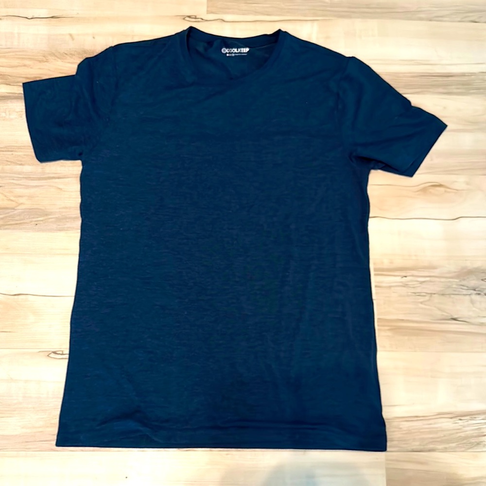 Coolkeep shirt size medium